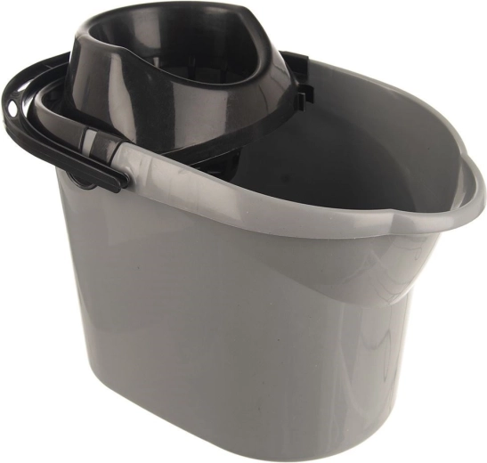 Noņemams izspiedējs sausākam mopam