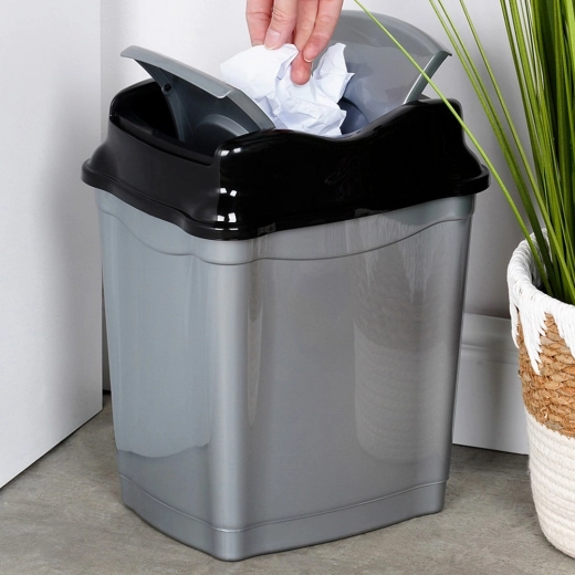 Swing lid for clean and convenient use