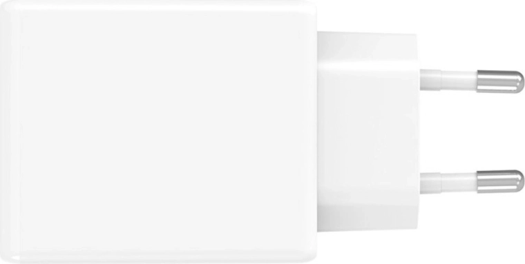 Slim Plug design for tight outlets