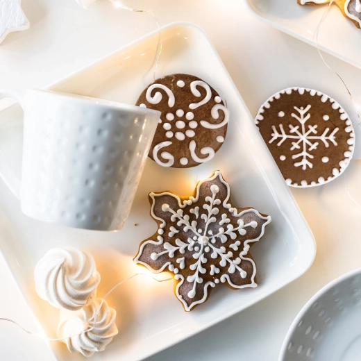 Versatile use for fondant and serving, too