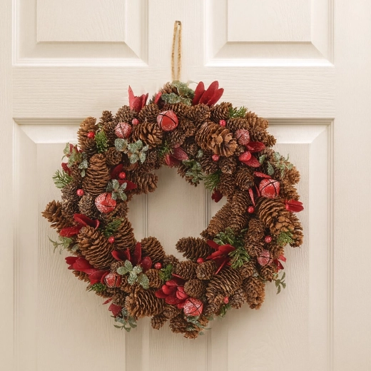Easy hanging on a door or wall
