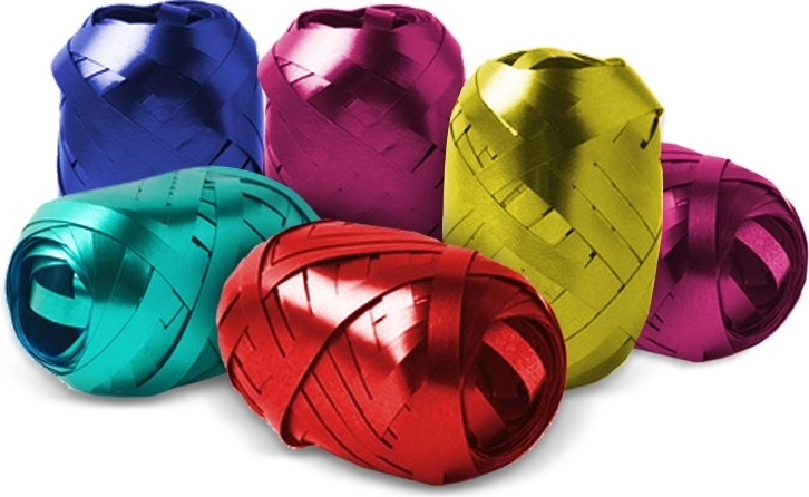 Shiny ribbons for striking tying and décor