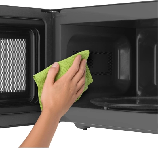 Easy cleaning of the enamelled surface