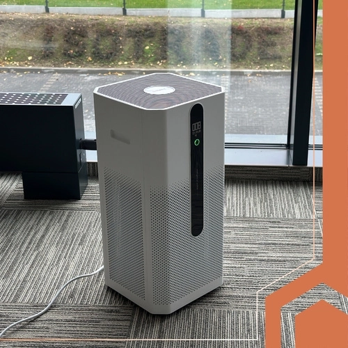 Viedā vadība caur Wi‑Fi un pārskatāms displejs