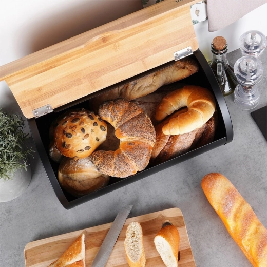 Ietilpīgs iekšpuse dažādiem maizes izstrādājumiem