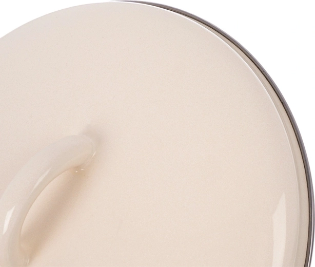 Durable enamelled steel in cream color