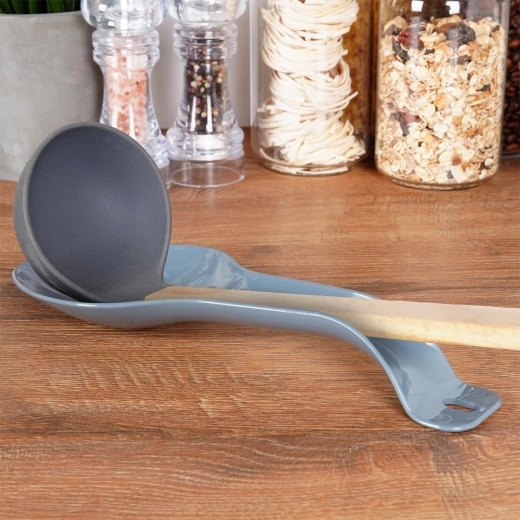 Universal holder for various utensils