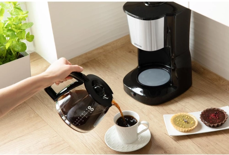 Convenient and clean pouring