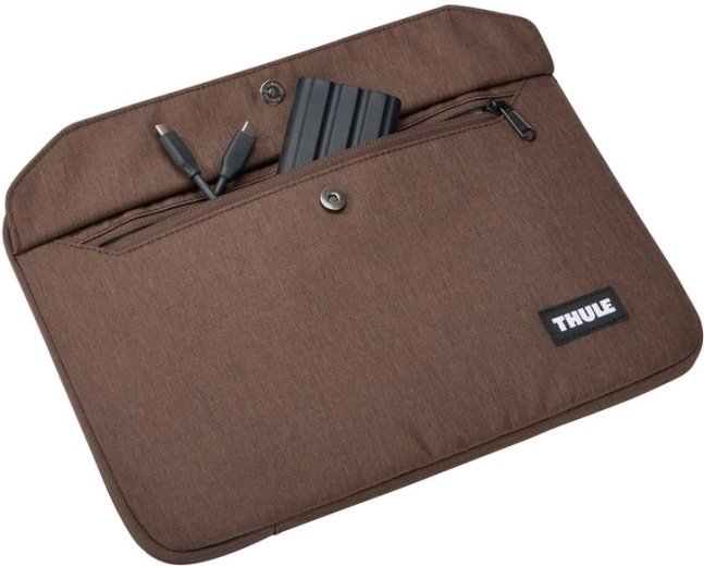 Practical front accessory pocket