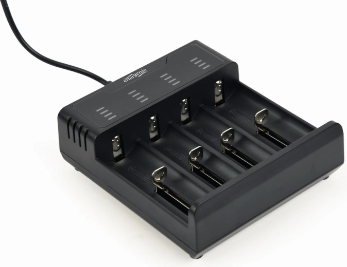 USB Ni‑MH un Li‑ion akumulatoru lādētājs, melns