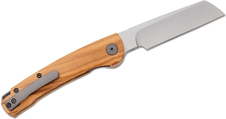 Smooth front flipper opening