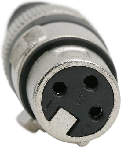 Three-pole XLR connection