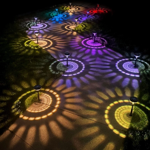 Saules enerģijas zemē iespraužams gaismeklis ar silti baltu un RGB LED apgaismojumu, melns