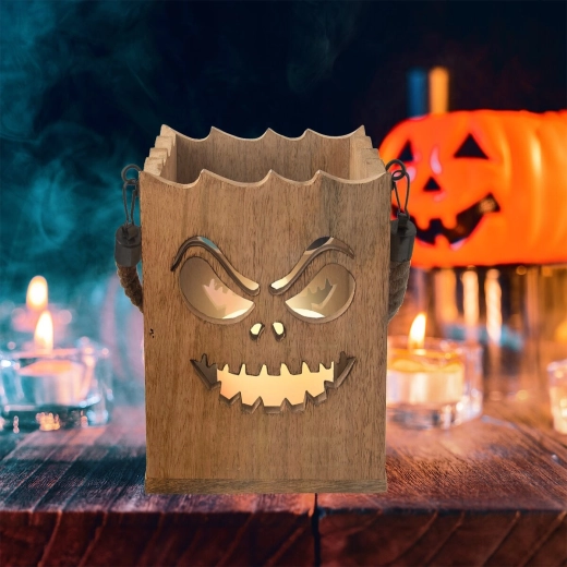 Halloween gaismas efekts, pateicoties izgrieztajam motīvam