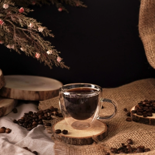 Viegla un izturīga konstrukcija