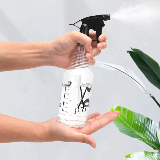 Caurspīdīga tvertne ar iedaļām līmeņa kontrolei