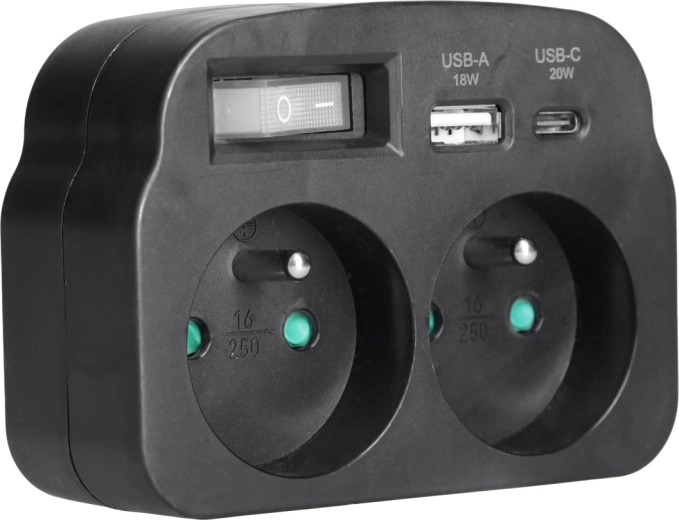 Fast charging USB-A QC 3.0 and USB-C PD