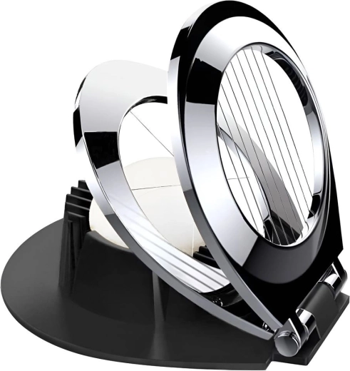 Izturīga konstrukcija no metāla un plastmasas