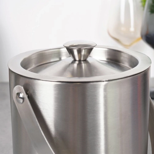 Double stainless-steel wall for longer cooling