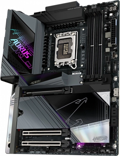Zibenīga krātuve: 5× M.2, tostarp 2× PCIe 5.0 x4