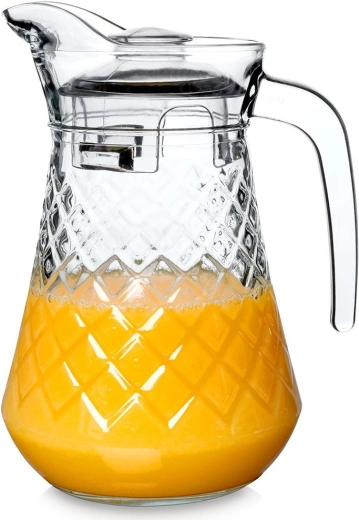 Lid protects the drink