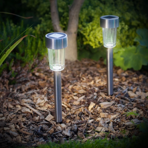 Saules enerģijas LED dārza lampa