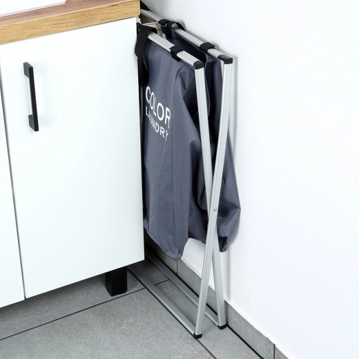 Foldable, space-saving frame
