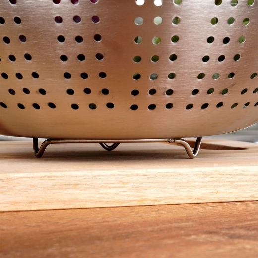 Stable feet for safe draining