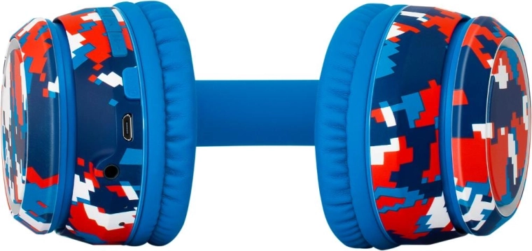 Up to 30 hours of music and hands-free calls
