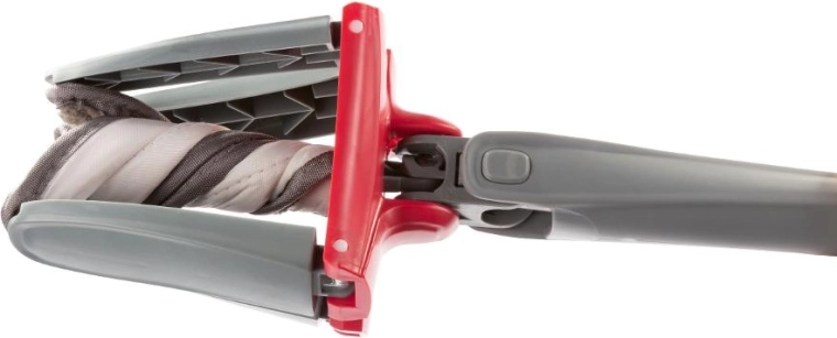 Convenient wringing without wet hands