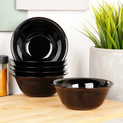 Elegants melns dizains mūsdienīgam galdam