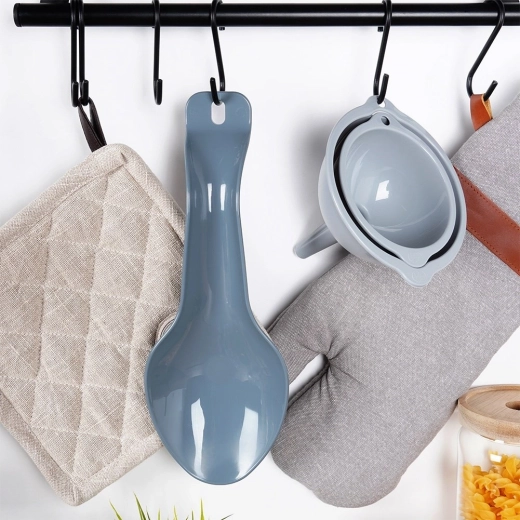 Easy cleaning and hanging option