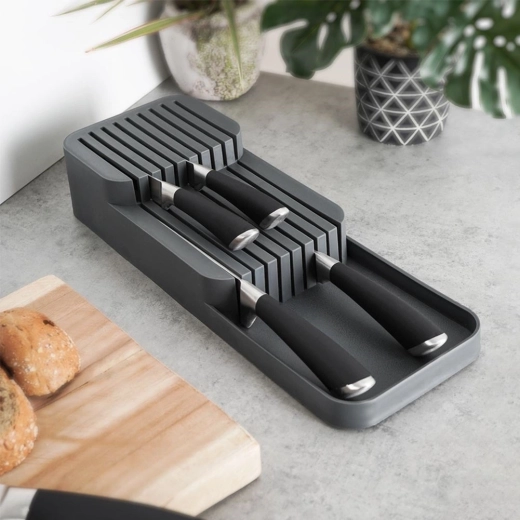 Kompakts dizains atvilktnei vai virsmai