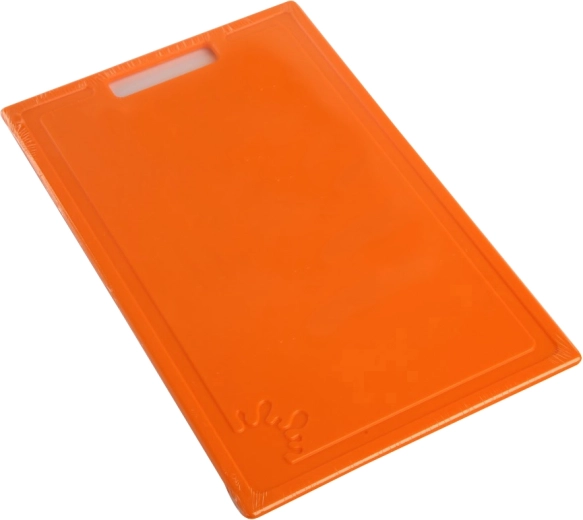 Non-slip feet for stable cutting