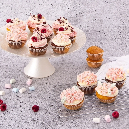 Professional look for cupcakes and cakes