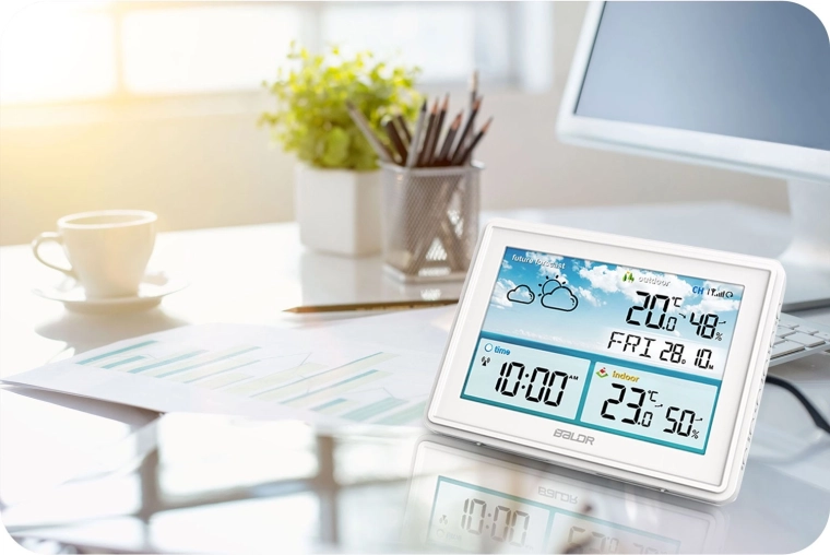 DCF77, alarm, and calendar for everyday overview