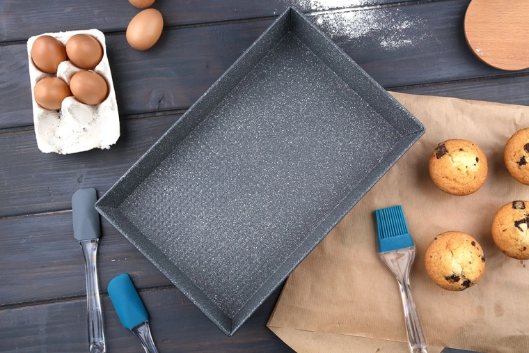 Non-stick surface for easy release