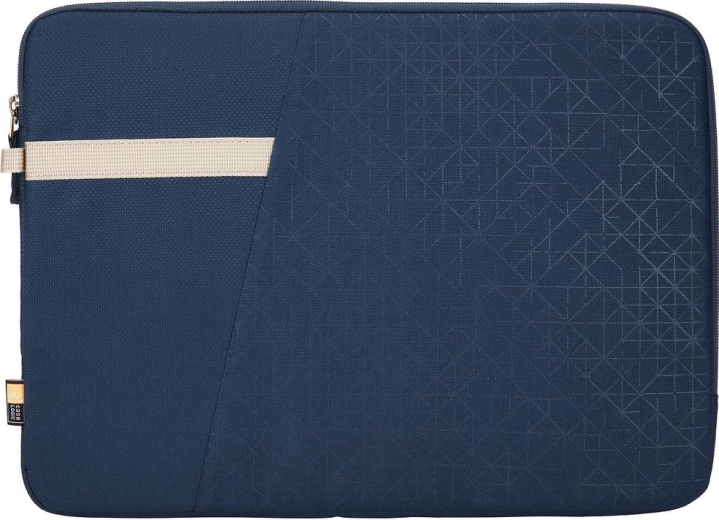 Asymmetrical 3/4 zipper for quick access