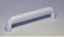 Plastmasas mēbeļu rokturis Iza, balts, skrūvju attālums 64 mm