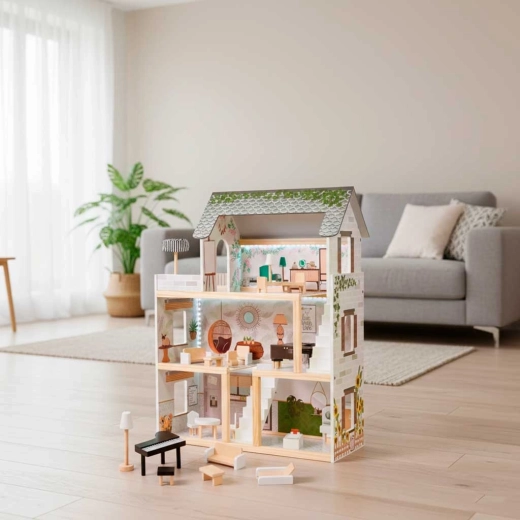 Trīs stāvi rotaļu pasaulei ar terasi