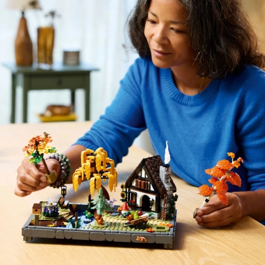 Building for relaxation and display impact