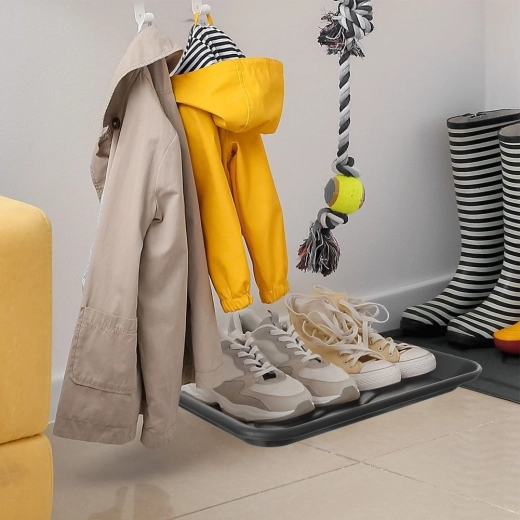 Effective floor protection against water and dirt