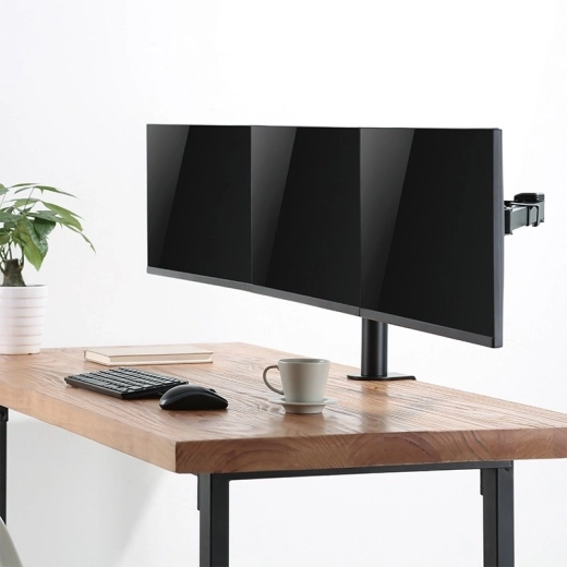 Freely adjustable monitor positions
