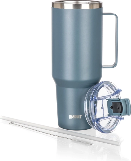 Comfortable drinking with lid and straw