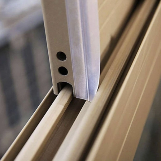 Universāla izmantošana durvīm un logiem