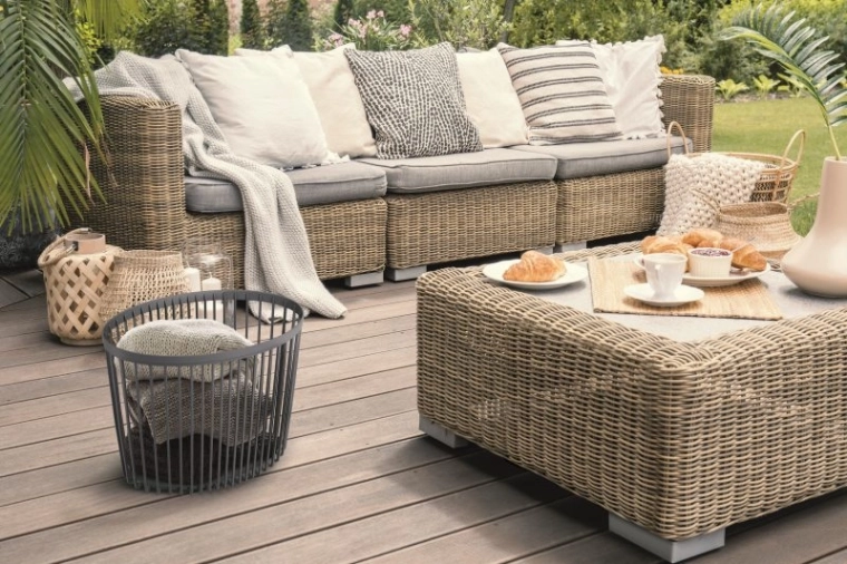 Two-in-one: storage basket and side table