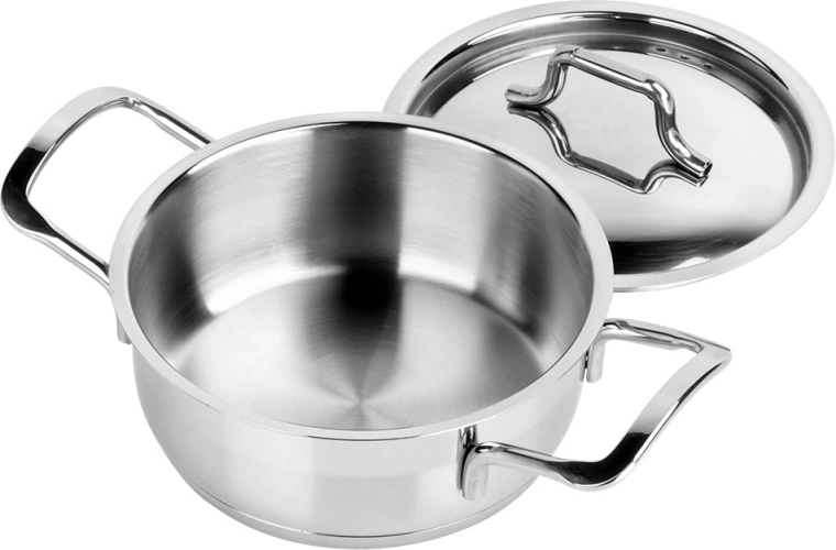 Kvalitatīvs nerūsējošais tērauds 18/10 un masīva konstrukcija