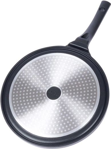 Saderīga ar visām plītīm, tostarp indukciju