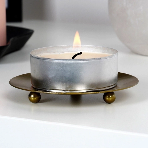 Ideāli piemērots tējassvecēm un mazām svecēm