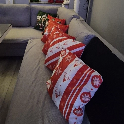 Mīksta plīša virsma un patīkama sajūta pieskārienā